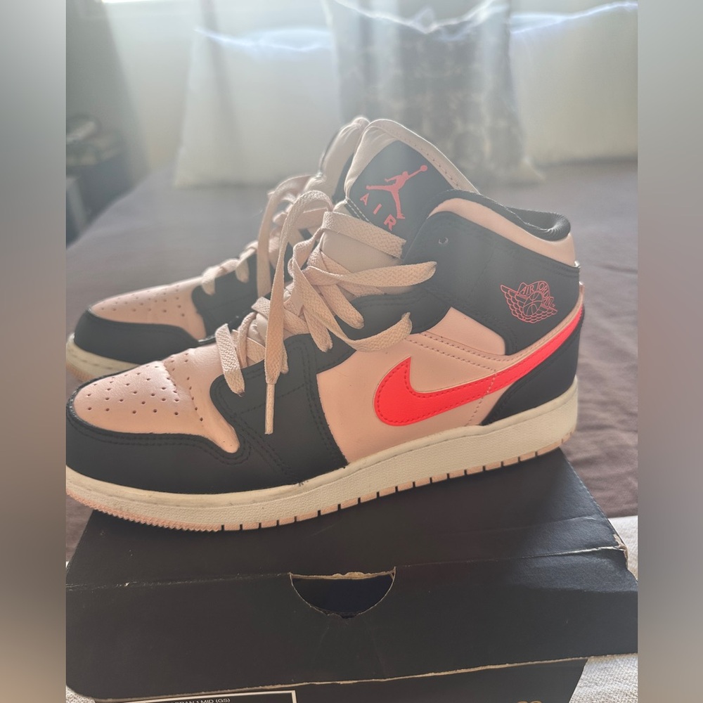 Nike Air Jordan 1 Mid
